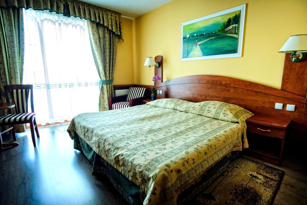 Hotel Pietrak วองกรอเวียตซ์ ภายนอก รูปภาพ